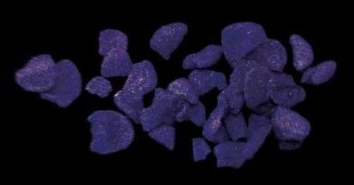 Veilchenblütenblätter blau-violett, kristallisiert 