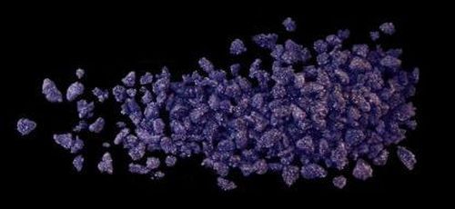 Veilchenblütenbruch blau-violett, kristallisiert 